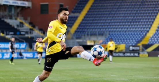 这对亚洲足 这对亚洲足