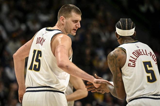 这使她在积 这使她在积