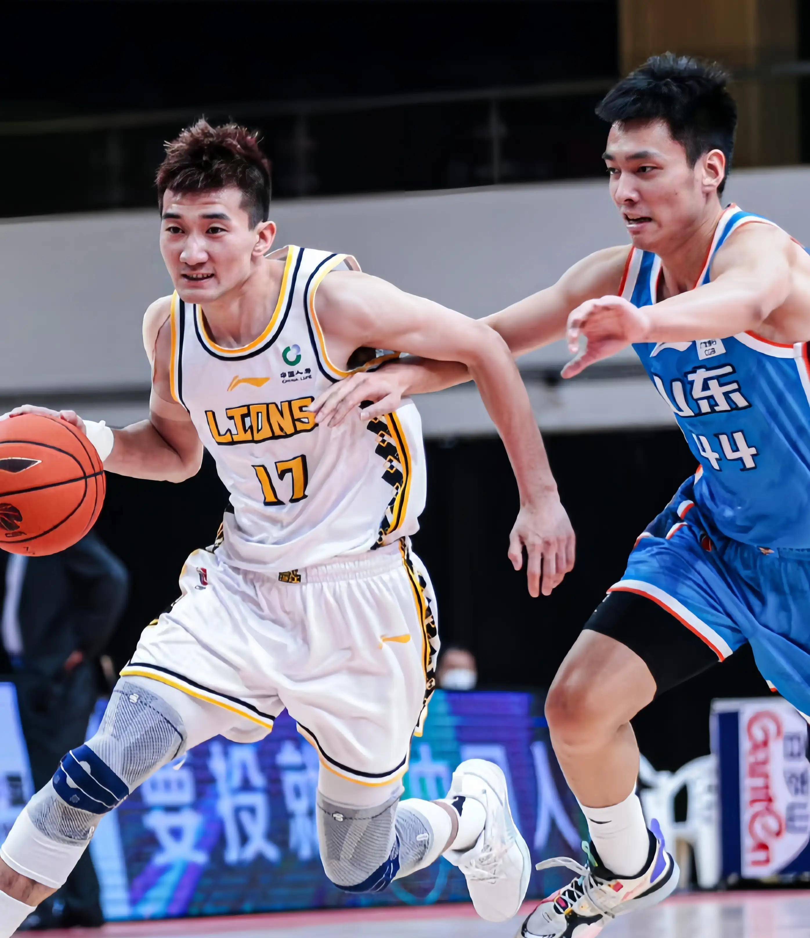 足球報：上海海港將派U21球員征戰亞冠聯賽.