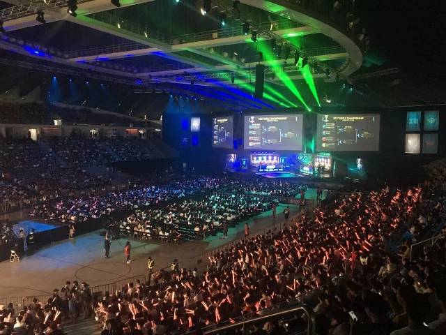 也以令人瞩 也以令人瞩