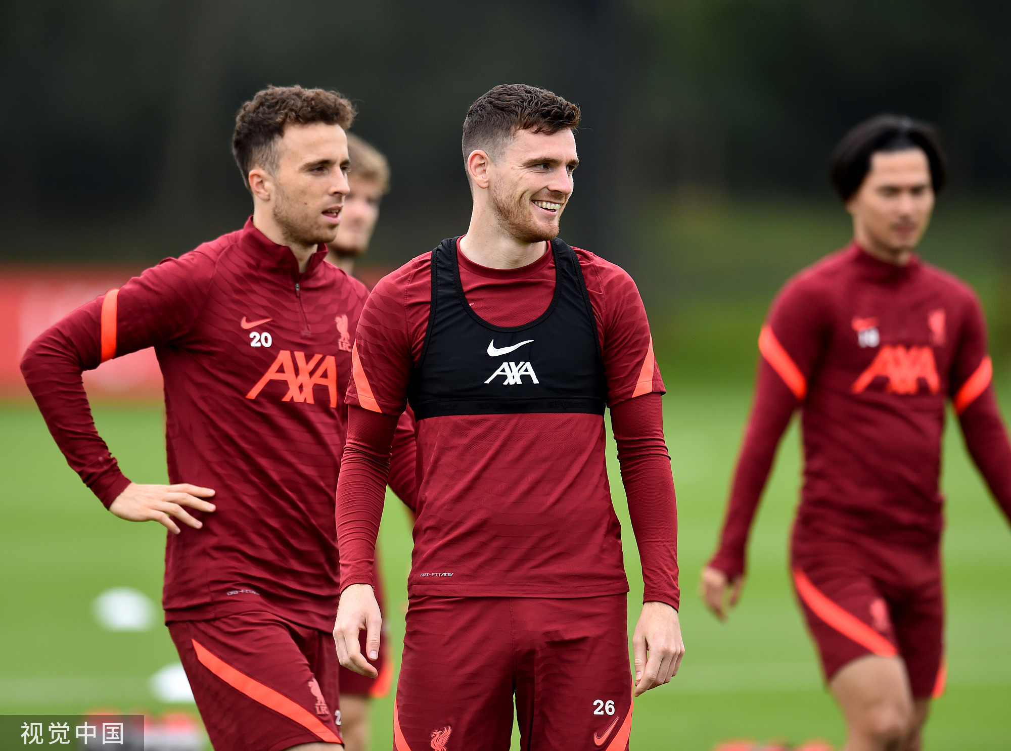 而是贯穿主 而是贯穿主