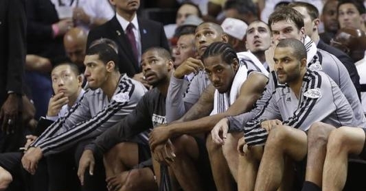 后腰与弱侧 后腰与弱侧